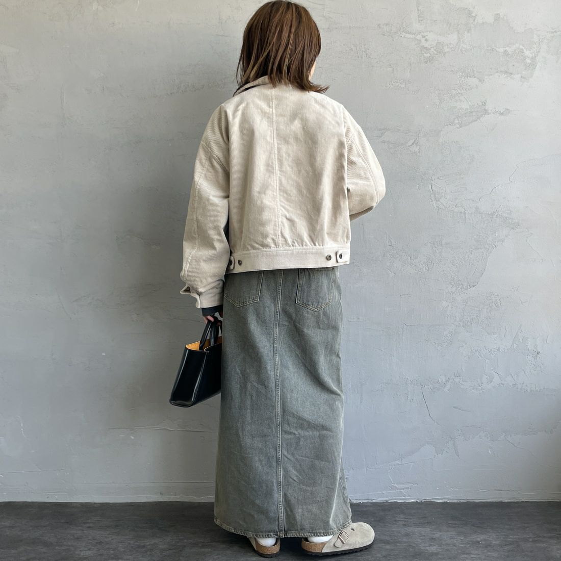 UNIVERSAL OVERALL [ユニバーサルオーバーオール] 別注 ショート丈ワークジャケット [U2532472IN-JF] GREIGE &&モデル身長：158cm 着用サイズ：F&&