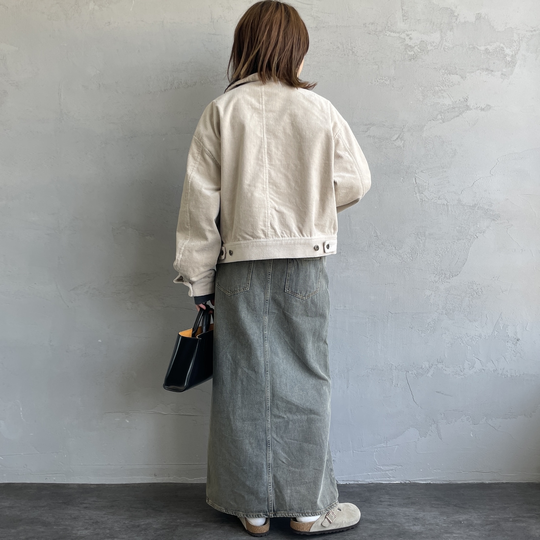 UNIVERSAL OVERALL [ユニバーサルオーバーオール] 別注 ショート丈ワークジャケット [U2532472IN-JF] GREIGE &&モデル身長：158cm 着用サイズ：F&&