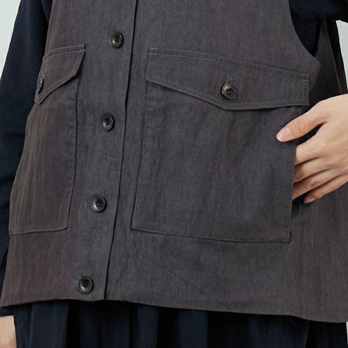 tumugu: [ツムグ] レーヨンナイロンベスト [TB25321] 88 CHARCOA &&モデル身長：162cm 着用サイズ：F&&