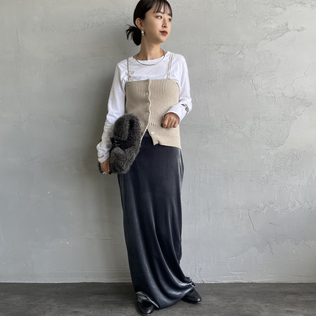 nenom [ネノム] マルチWAY フロントボタンリブニットビスチェ [NE25131033] 22 BEIGE&&モデル身長：150cm 着用サイズ：F&&