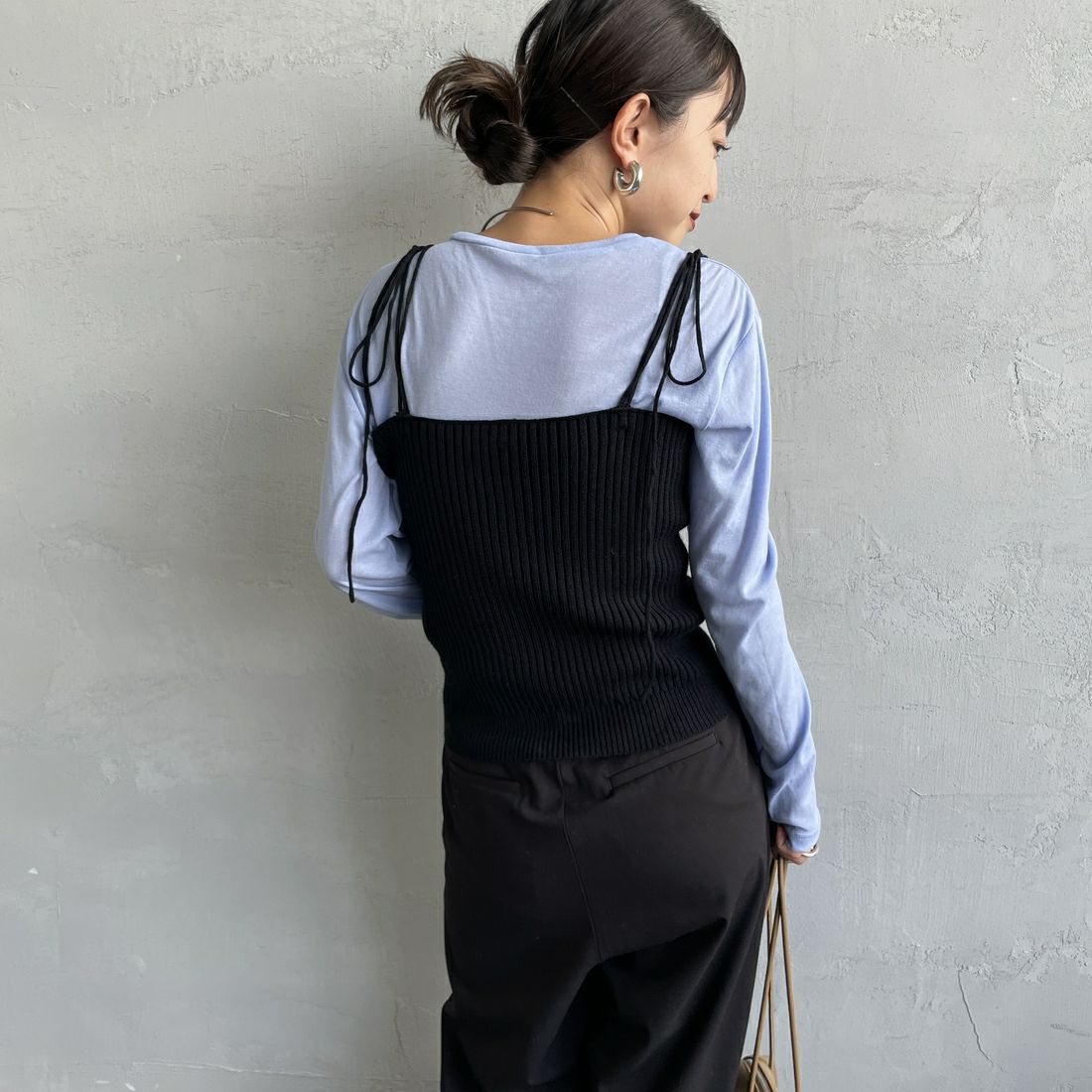 nenom [ネノム] マルチWAY フロントボタンリブニットビスチェ [NE25131033] 09 BLACK&&モデル身長：150cm 着用サイズ：F&&