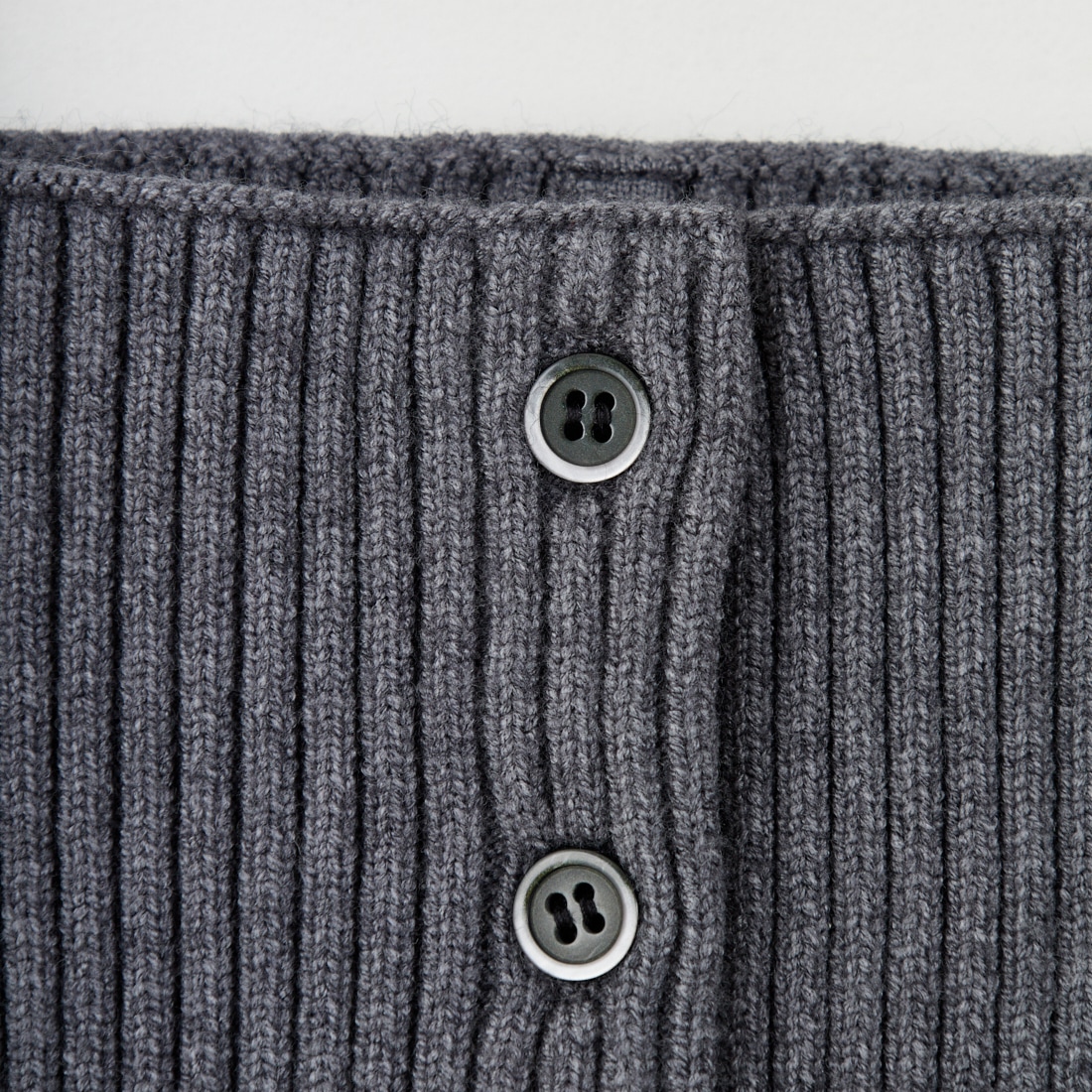 nenom [ネノム] マルチWAY フロントボタンリブニットビスチェ [NE25131033] 07 GRAY