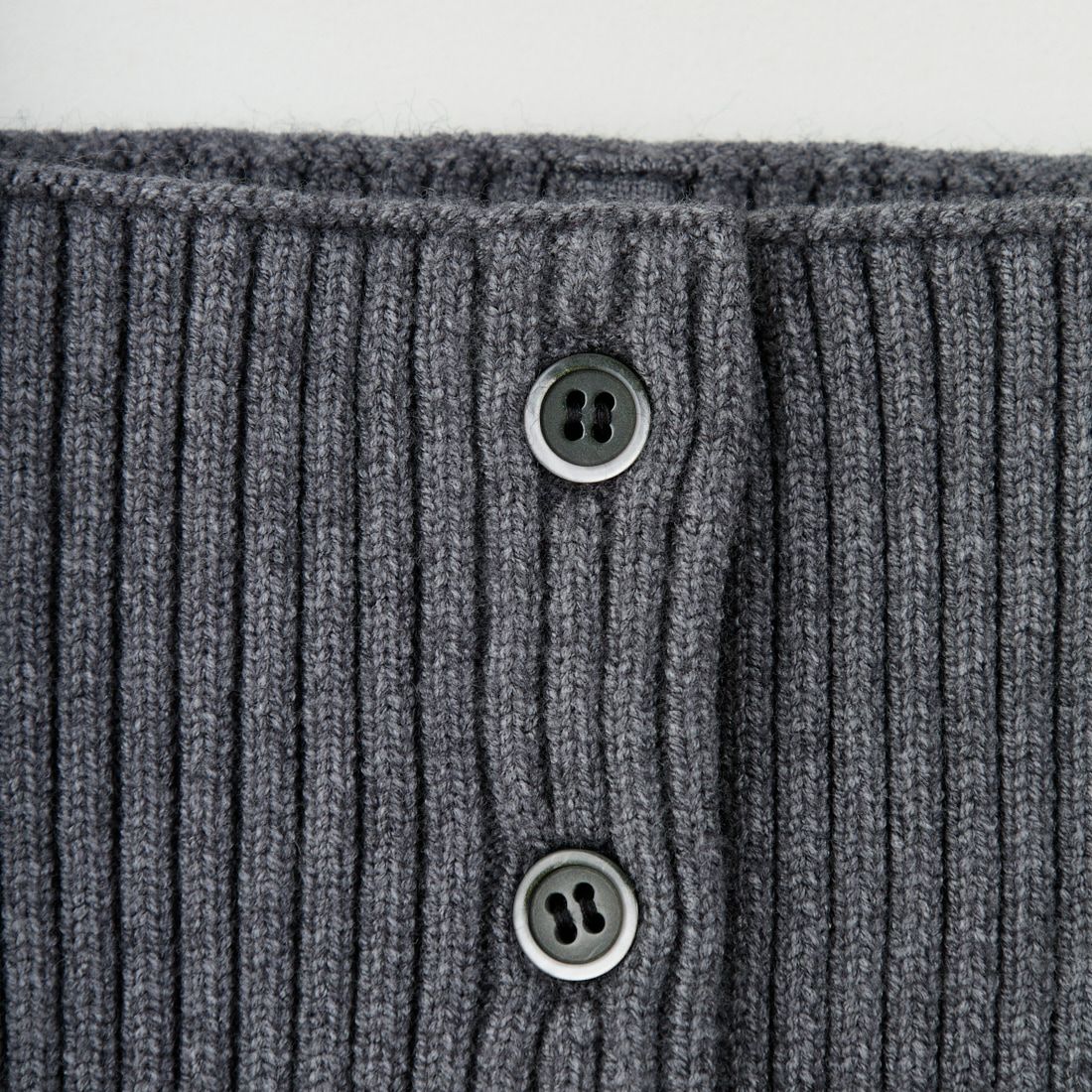 nenom [ネノム] マルチWAY フロントボタンリブニットビスチェ [NE25131033] 07 GRAY