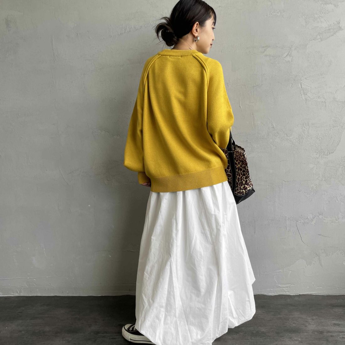 nenom [ネノム] スウェットライクニットプルオーバー [NE24131038] 31 YELLOW &&モデル身長：150cm 着用サイズ：F&&