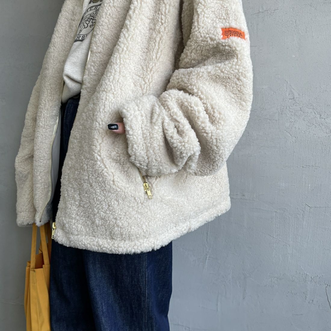 UNIVERSAL OVERALL [ユニバーサルオーバーオール] 別注 カールボアブルゾン [U2532400IN-JF] IVORY &&モデル身長：150cm 着用サイズ：F&&