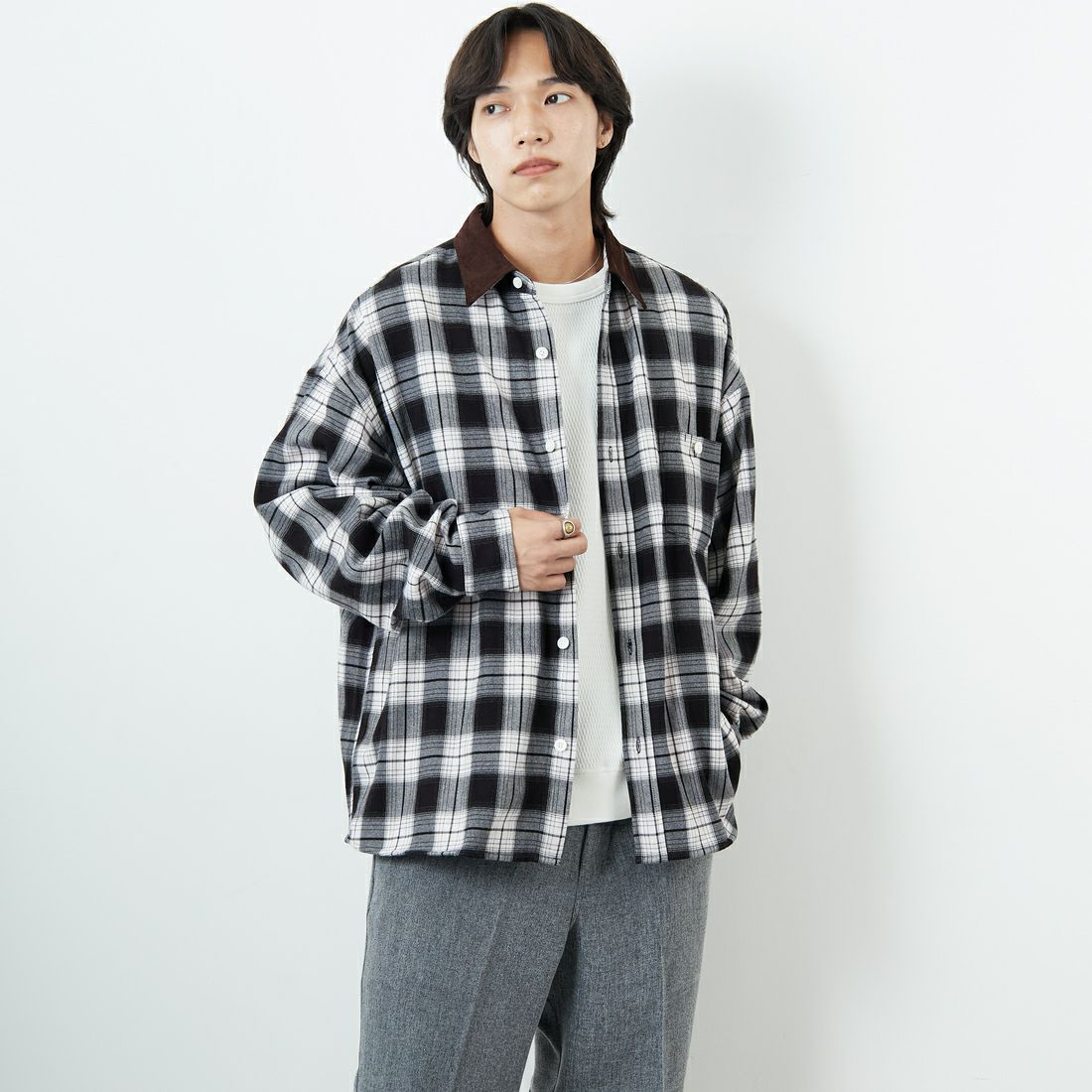 UNIVERSAL OVERALL [ユニバーサルオーバーオール] 別注 ビッグシルエットパジャマシャツ [U2511100IN-JF] BLACK &&モデル身長：179cm 着用サイズ：L&&