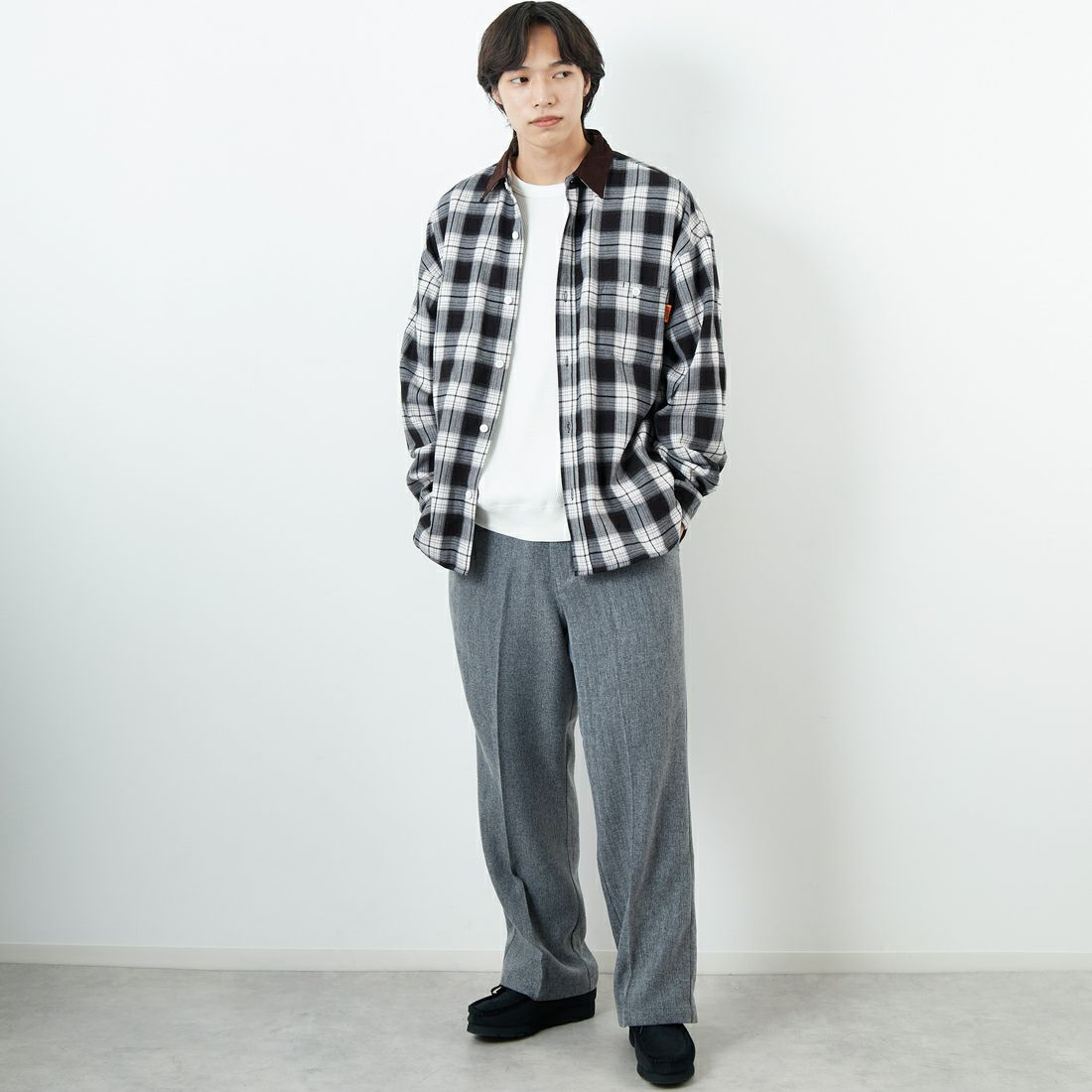 UNIVERSAL OVERALL [ユニバーサルオーバーオール] 別注 ビッグシルエットパジャマシャツ [U2511100IN-JF] BLACK &&モデル身長：179cm 着用サイズ：L&&