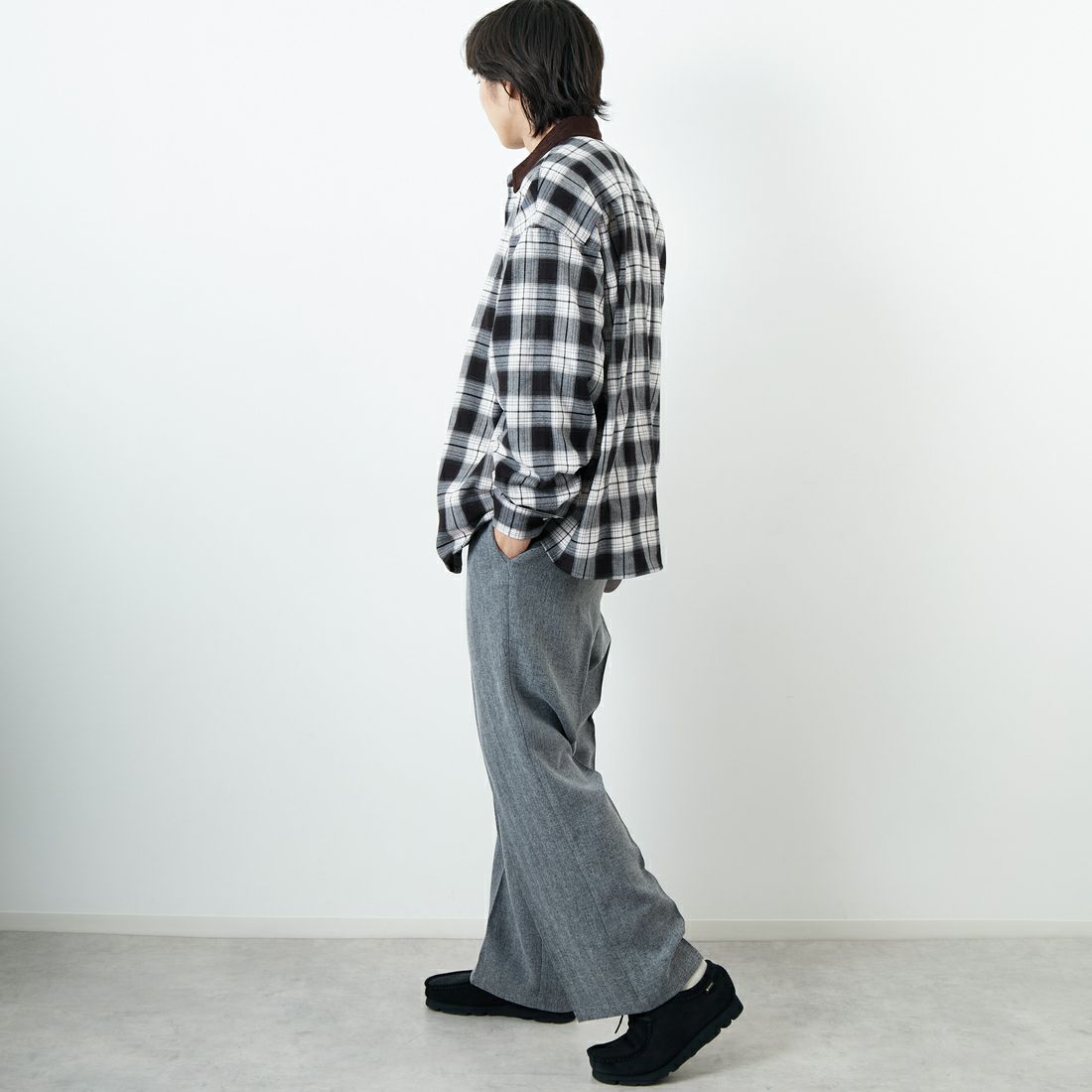 UNIVERSAL OVERALL [ユニバーサルオーバーオール] 別注 ビッグシルエットパジャマシャツ [U2511100IN-JF] BLACK &&モデル身長：179cm 着用サイズ：L&&