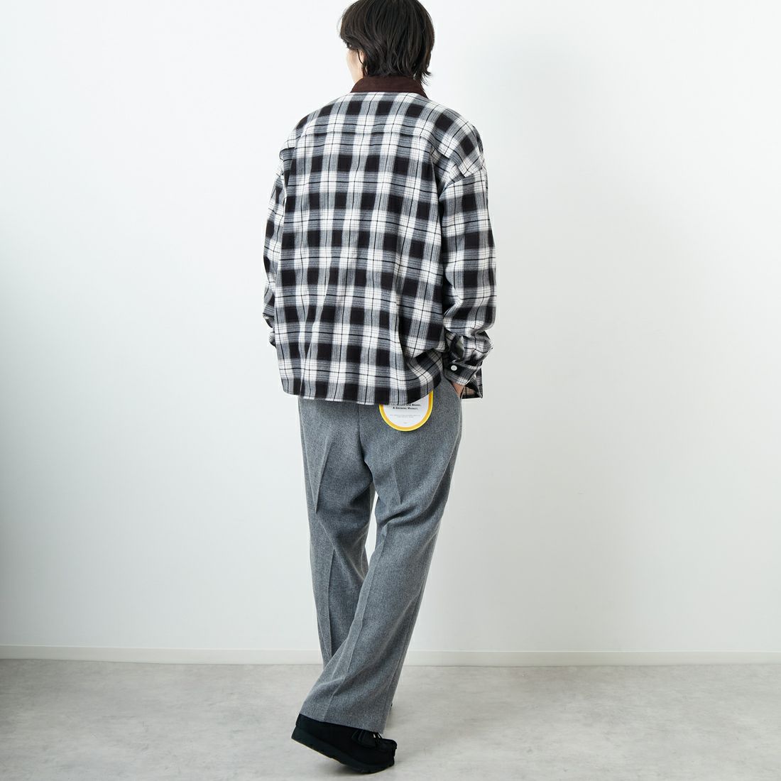 UNIVERSAL OVERALL [ユニバーサルオーバーオール] 別注 ビッグシルエットパジャマシャツ [U2511100IN-JF] BLACK &&モデル身長：179cm 着用サイズ：L&&