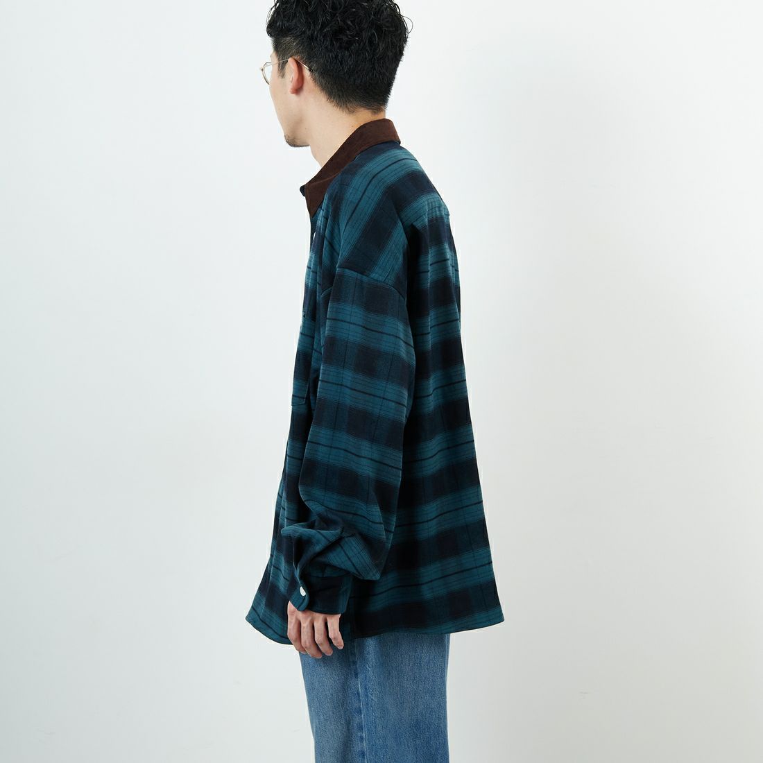 UNIVERSAL OVERALL [ユニバーサルオーバーオール] 別注 ビッグシルエットパジャマシャツ [U2511100IN-JF] GREEN &&モデル身長：168cm 着用サイズ：L&&