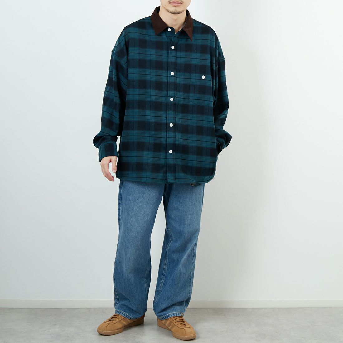 UNIVERSAL OVERALL [ユニバーサルオーバーオール] 別注 ビッグシルエットパジャマシャツ [U2511100IN-JF] GREEN &&モデル身長：168cm 着用サイズ：L&&