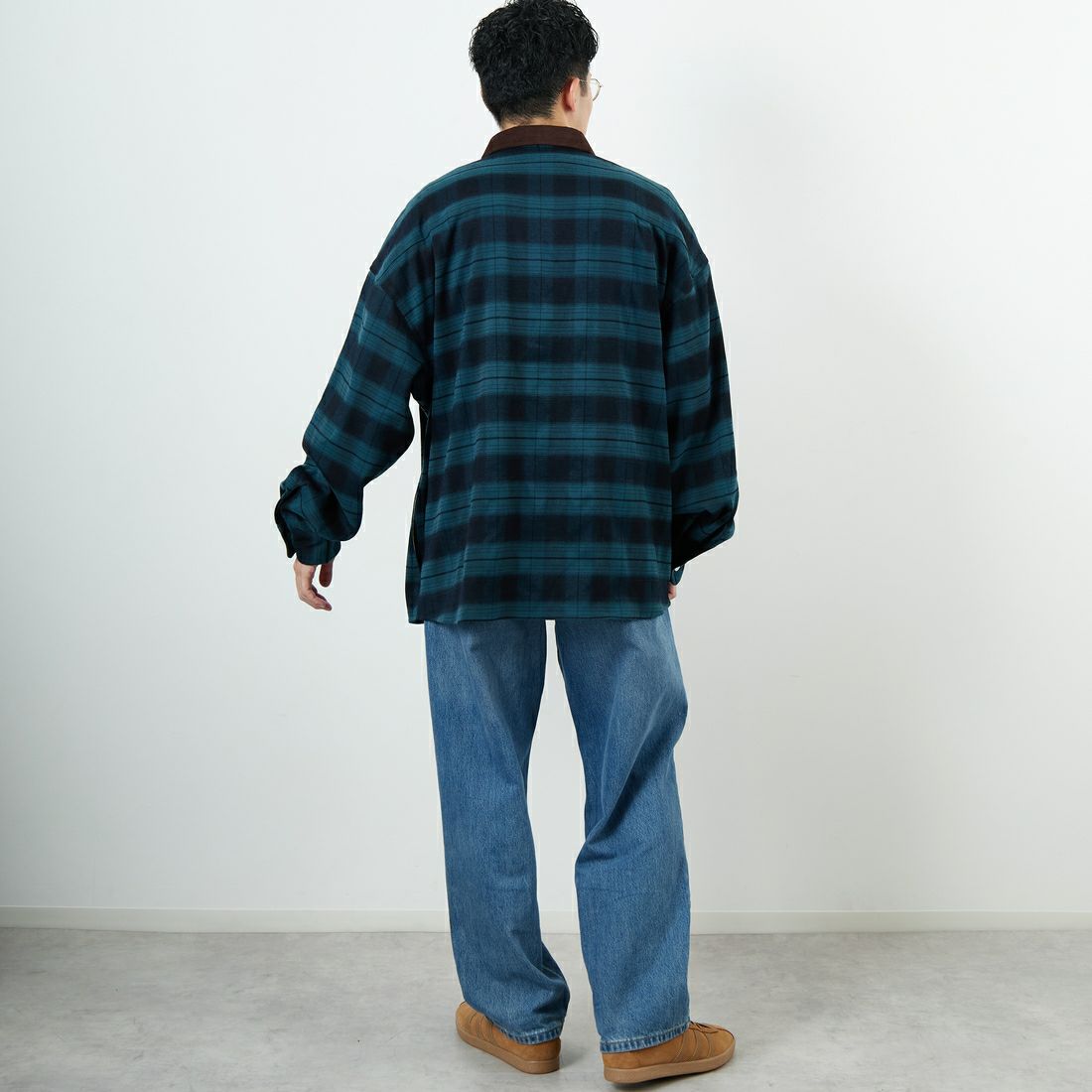 UNIVERSAL OVERALL [ユニバーサルオーバーオール] 別注 ビッグシルエットパジャマシャツ [U2511100IN-JF] GREEN &&モデル身長：168cm 着用サイズ：L&&