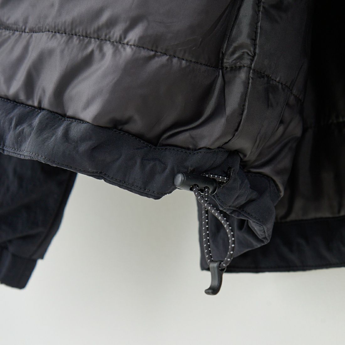 Marmot [マーモット] 別注 ワンポイントロゴ 中綿プリマロフトコーチジャケット [MTFW25UJK330IN-JF] BLACK