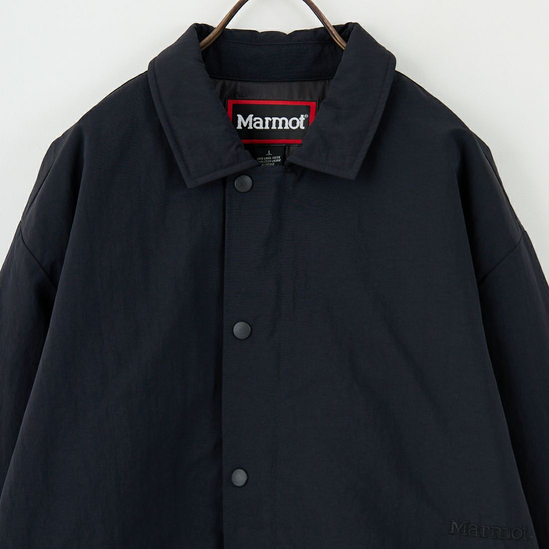 Marmot [マーモット] 別注 ワンポイントロゴ 中綿プリマロフトコーチジャケット [MTFW25UJK330IN-JF] BLACK