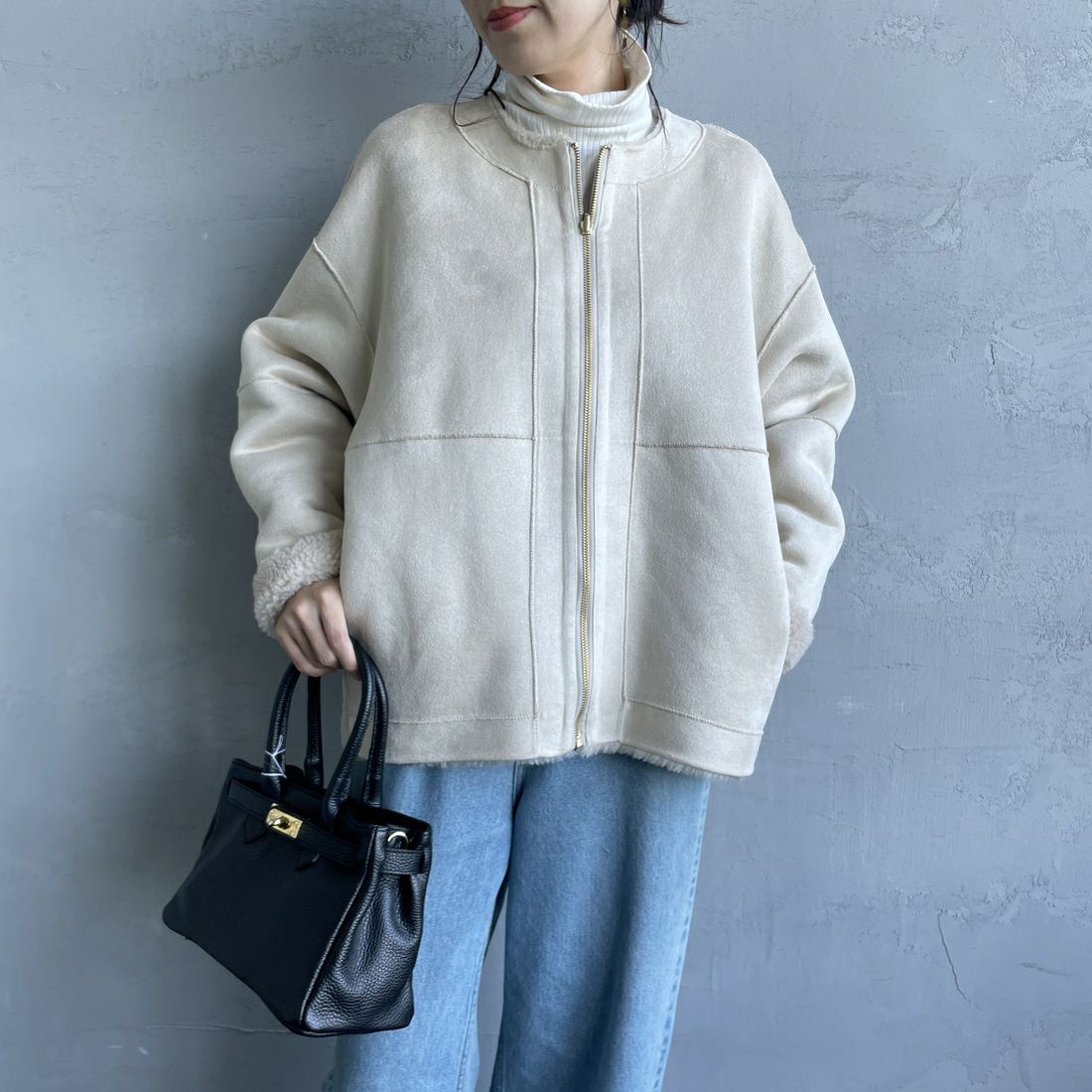 MICA&DEAL [マイカアンドディール] リバーシブルノーカラーボアコート [0125307267] BEIGE &&モデル身長：160cm 着用サイズ：F&&