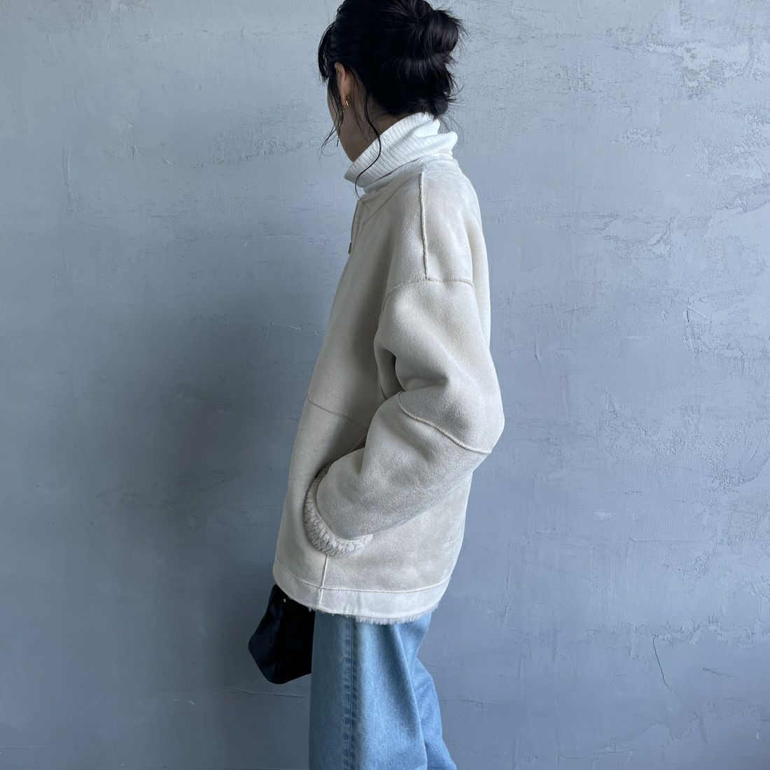 MICA&DEAL [マイカアンドディール] リバーシブルノーカラーボアコート [0125307267] BEIGE &&モデル身長：160cm 着用サイズ：F&&
