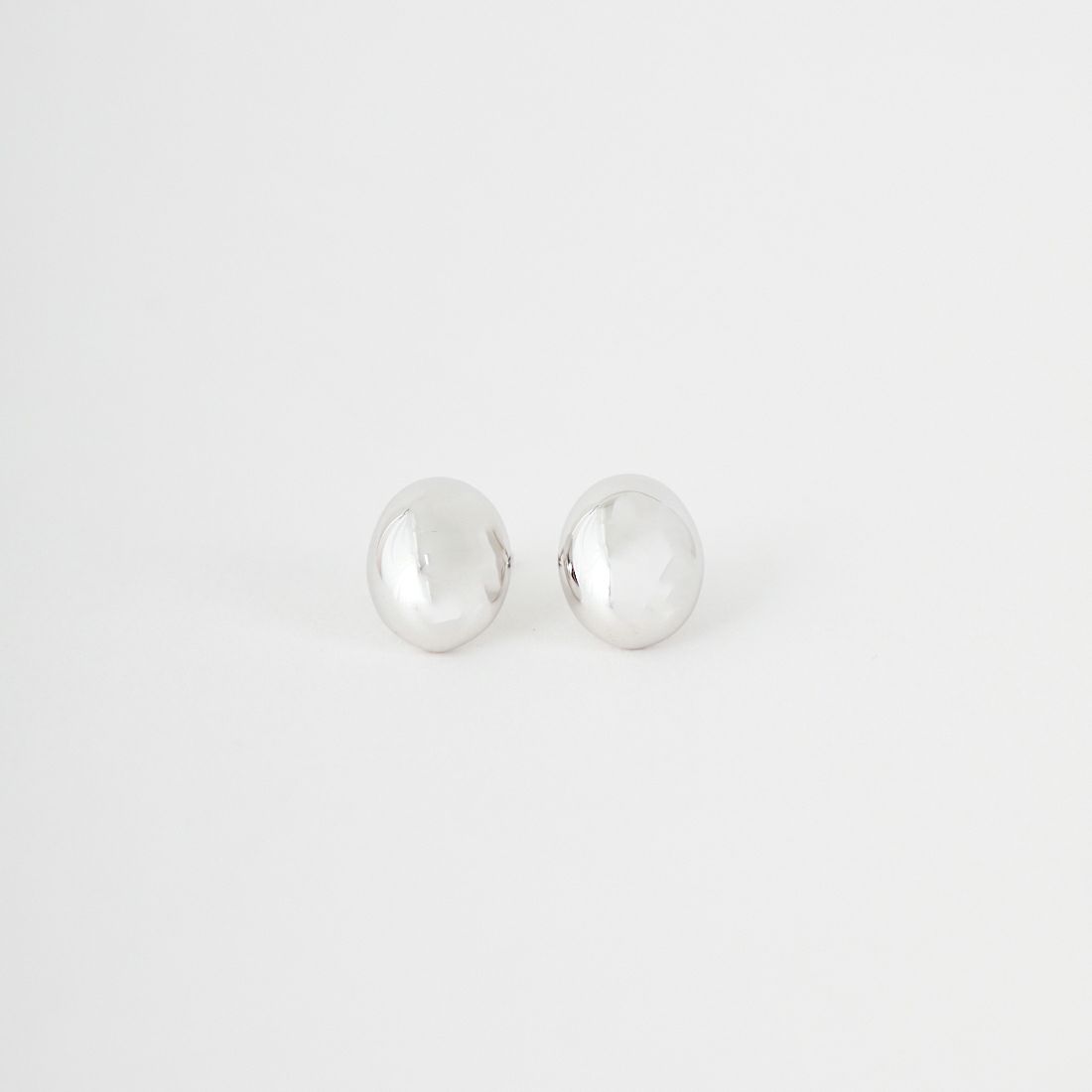 Baqless [バックレス] アミティ エッグ シルバー ピアス [AM-EG-SV] SILVER