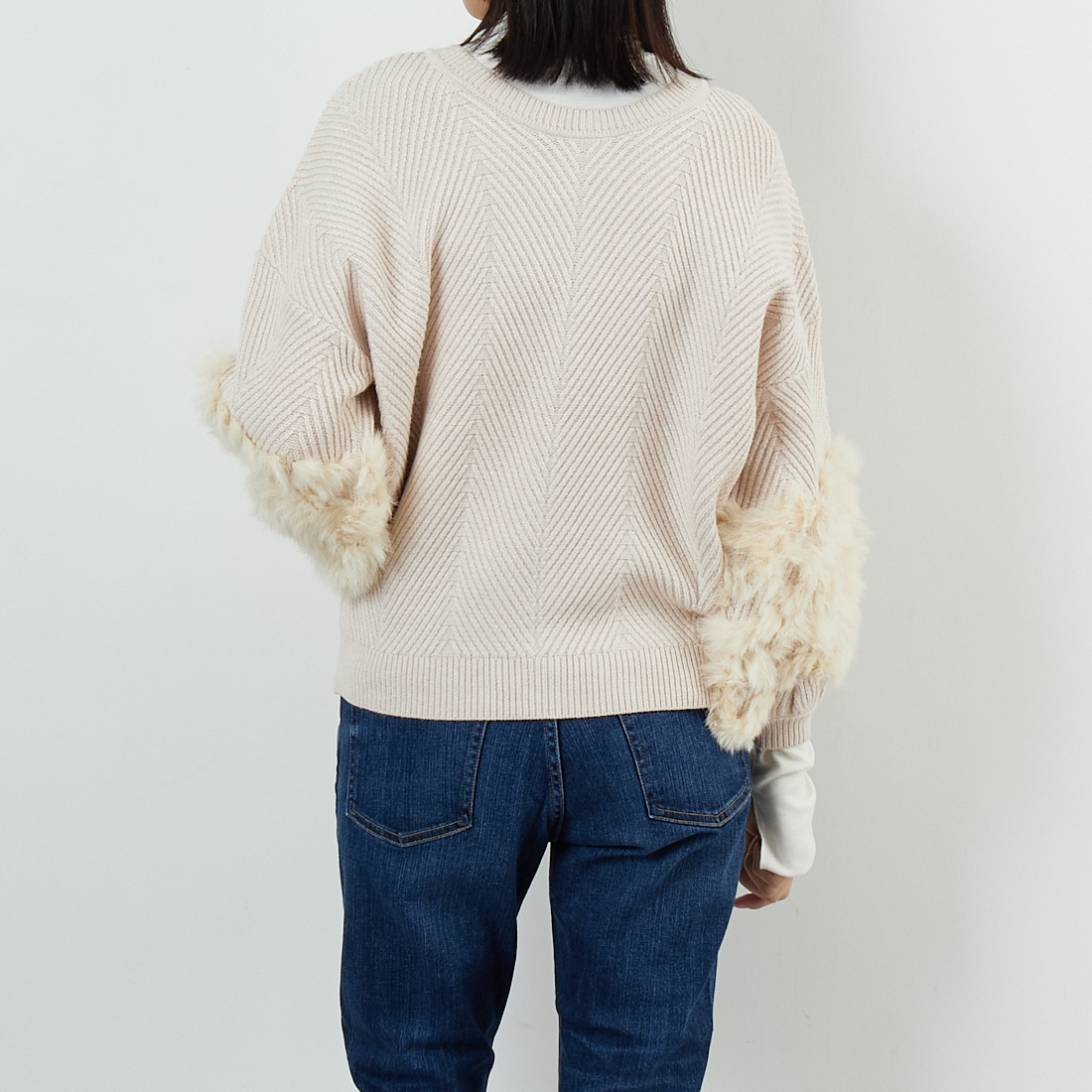 TORRAZZO DONNA [トラッゾドンナ] ラビット ファー ニットカーディガン [6262-467] 09 IVORY &&モデル身長：162cm 着用サイズ：F&&