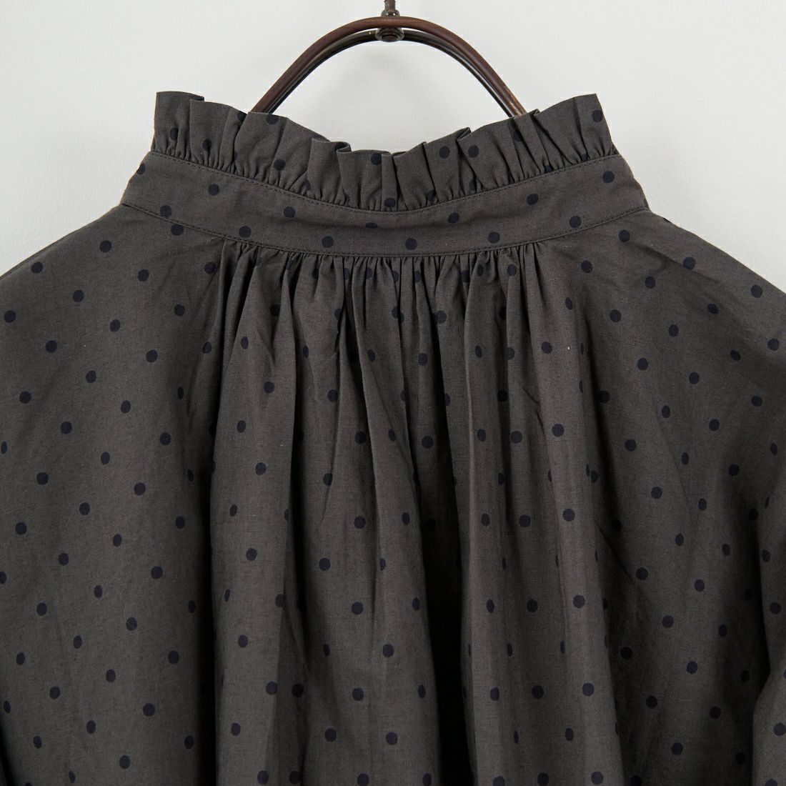 soil [ソイル] ドットコットンポプリン フリルカラーシャツ [NSL25533] 973M GY M.