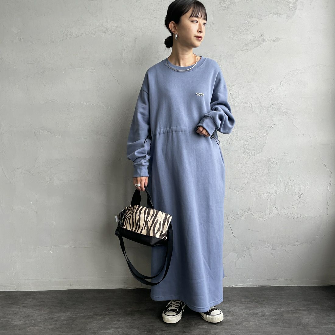 THE FOX [ザフォックス] ウエストドローコード スウェットワンピース [JFL25AW-07-JF] BLUE &&モデル身長：150cm 着用サイズ：S&&