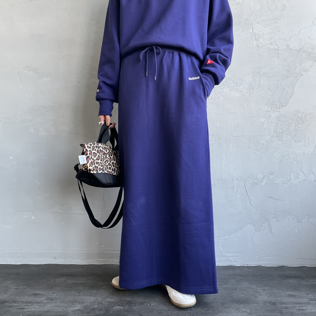 Health knit [ヘルスニット] クラシックスウェット ナローロングスカート [HR25F-L271IN-JF] NAVY &&モデル身長：158cm 着用サイズ：M&&