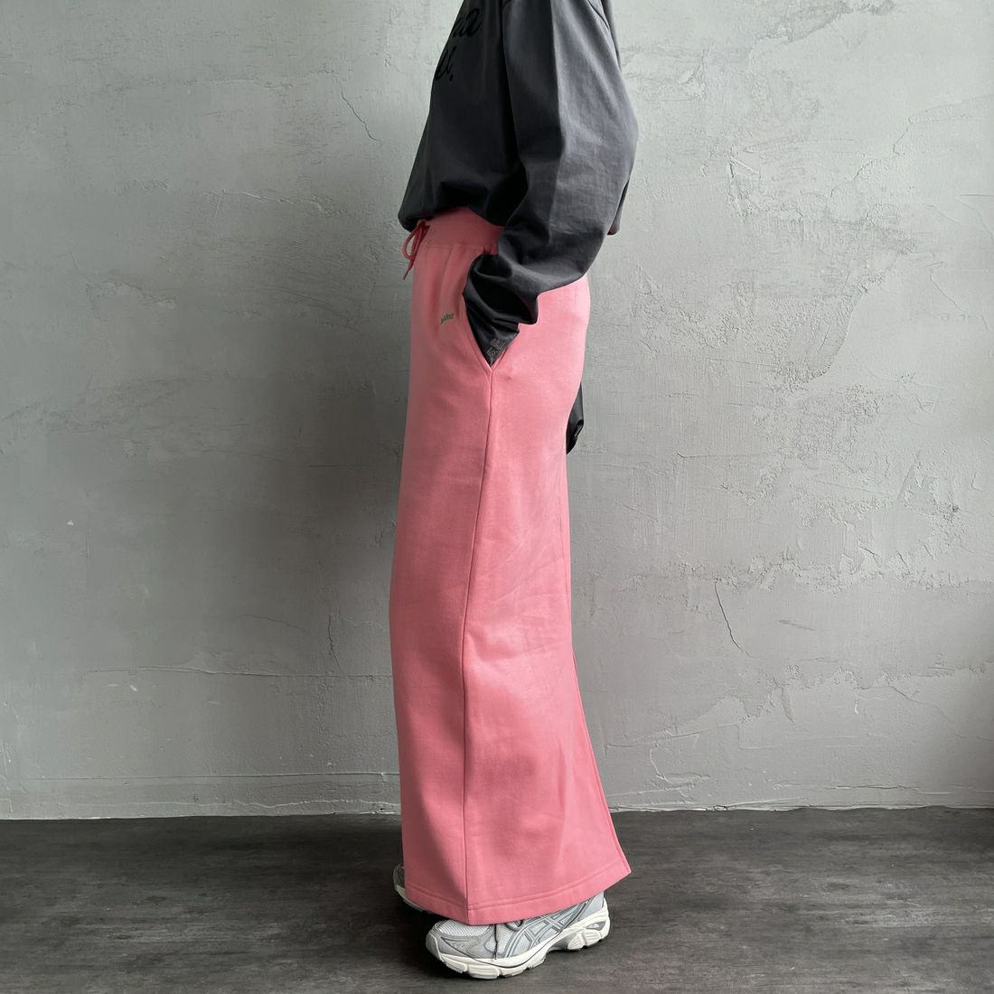 Health knit [ヘルスニット] クラシックスウェット ナローロングスカート [HR25F-L271IN-JF] PINK &&モデル身長：158cm 着用サイズ：M&&