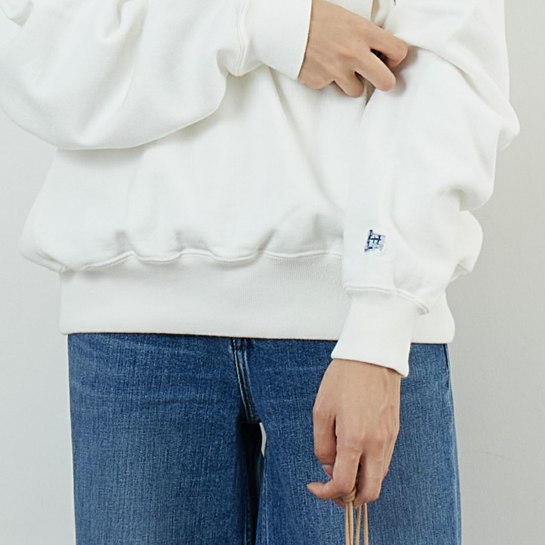 The Endless Summer [エンドレスサマー] YAKUMAN クルーネックスウェット [FH-25774325] 07 WHITE &&モデル身長：162cm 着用サイズ：S&&