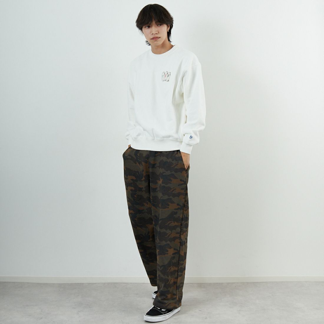 The Endless Summer [エンドレスサマー] YAKUMAN クルーネックスウェット [FH-25774325] 07 WHITE &&モデル身長：179cm 着用サイズ：M&&