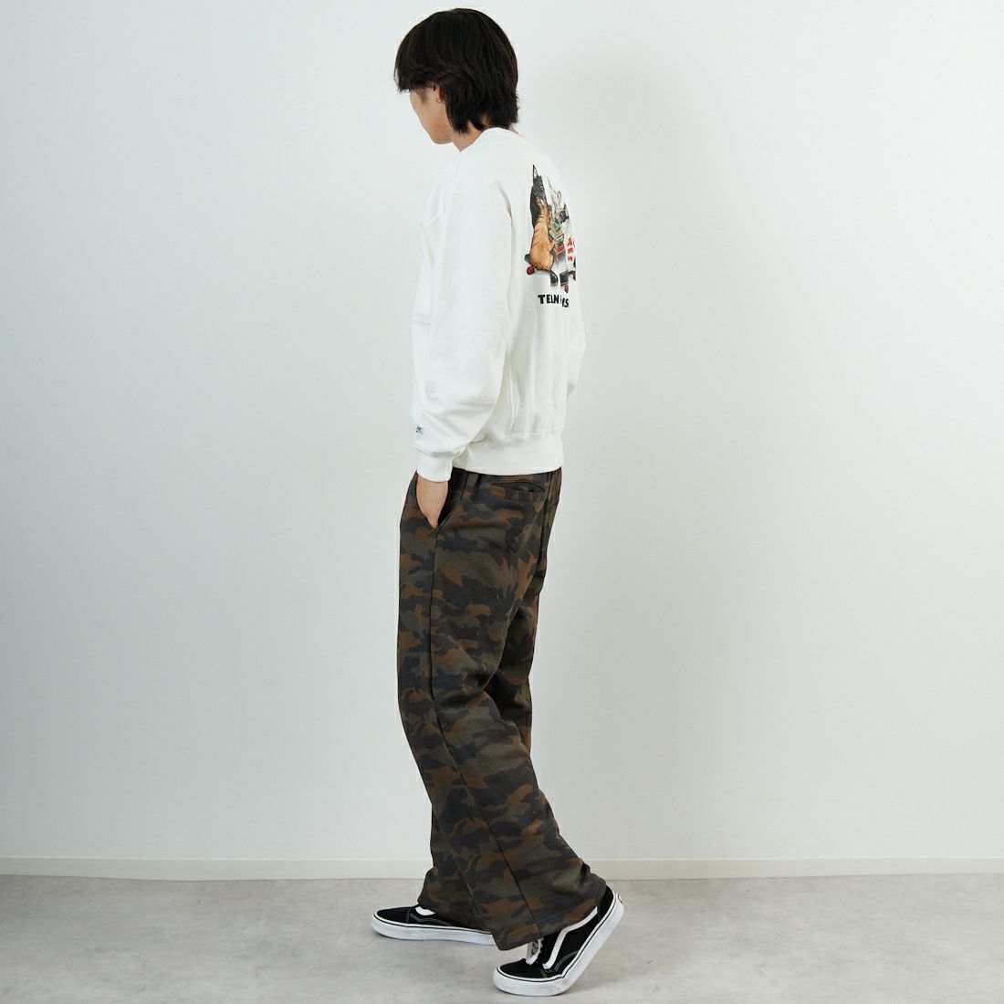 The Endless Summer [エンドレスサマー] YAKUMAN クルーネックスウェット [FH-25774325] 07 WHITE &&モデル身長：179cm 着用サイズ：M&&