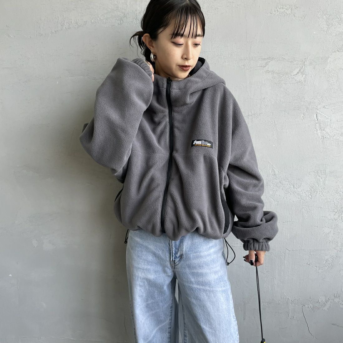 frostline [フロストライン] 別注 リバーシブルフードブルゾン [FL15-JK-IN5-JF] BLACK &&モデル身長：150cm 着用サイズ：S&&