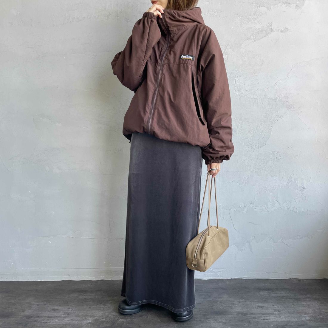 frostline [フロストライン] 別注 リバーシブルフードブルゾン [FL15-JK-IN5-JF] BROWN &&モデル身長：158cm 着用サイズ：M&&