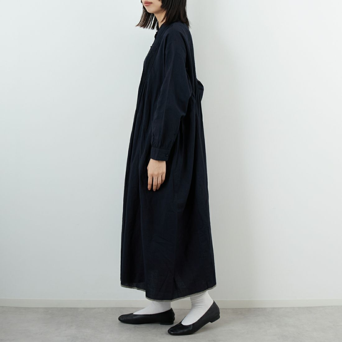 maison de soil [メゾンドソイル] ミニピンタック バンドカラーシャツドレス [INMDS25724] 9900 BLACK &&モデル身長：162cm 着用サイズ：2&&