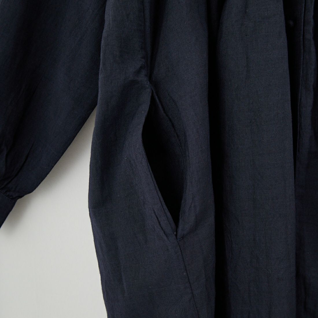 maison de soil [メゾンドソイル] ミニピンタック バンドカラーシャツドレス [INMDS25724] 9900 BLACK