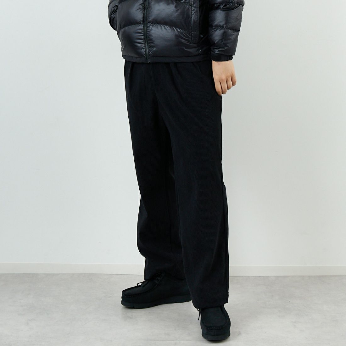 Noir Fabrik [ヌワールファブリック] トリコットコーディロイ ワイドタックイージーパンツ [NF-254-037] 61 BLK &&モデル身長：179cm 着用サイズ：L&&