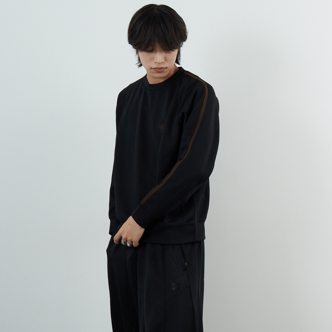 South2West8 [サウスツーウエストエイト] トレーナー クルーネックシャツ [RW635] C BLACK &&モデル身長：179cm 着用サイズ：M&&