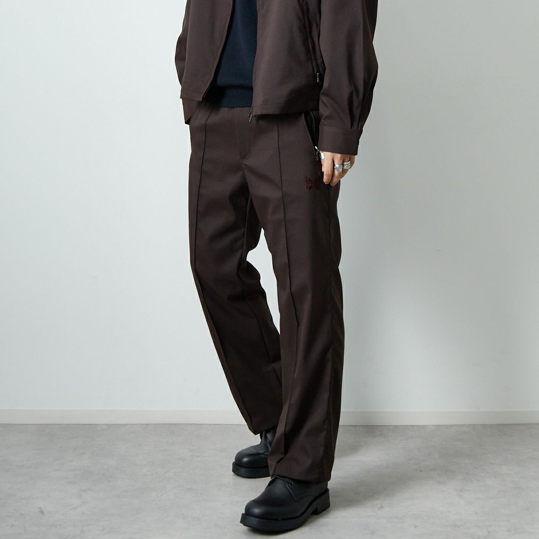 Needles [ニードルズ] ウォームアップパンツ [RW256] B BROWN &&モデル身長：179cm 着用サイズ：S&&