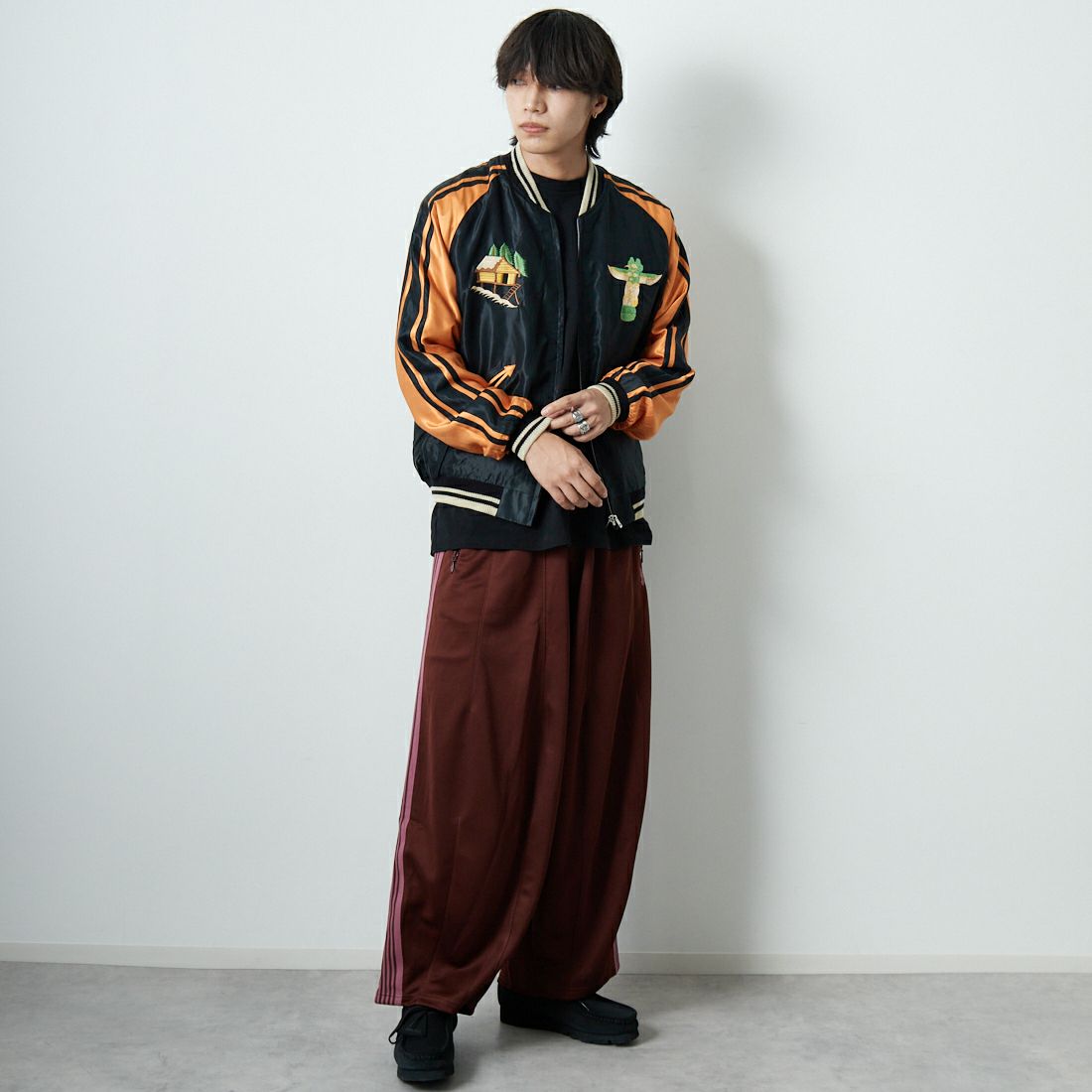 Needles [ニードルズ] ヒザデルトラックパンツ [RW320] A BROWN &&モデル身長：179cm 着用サイズ：XS&&