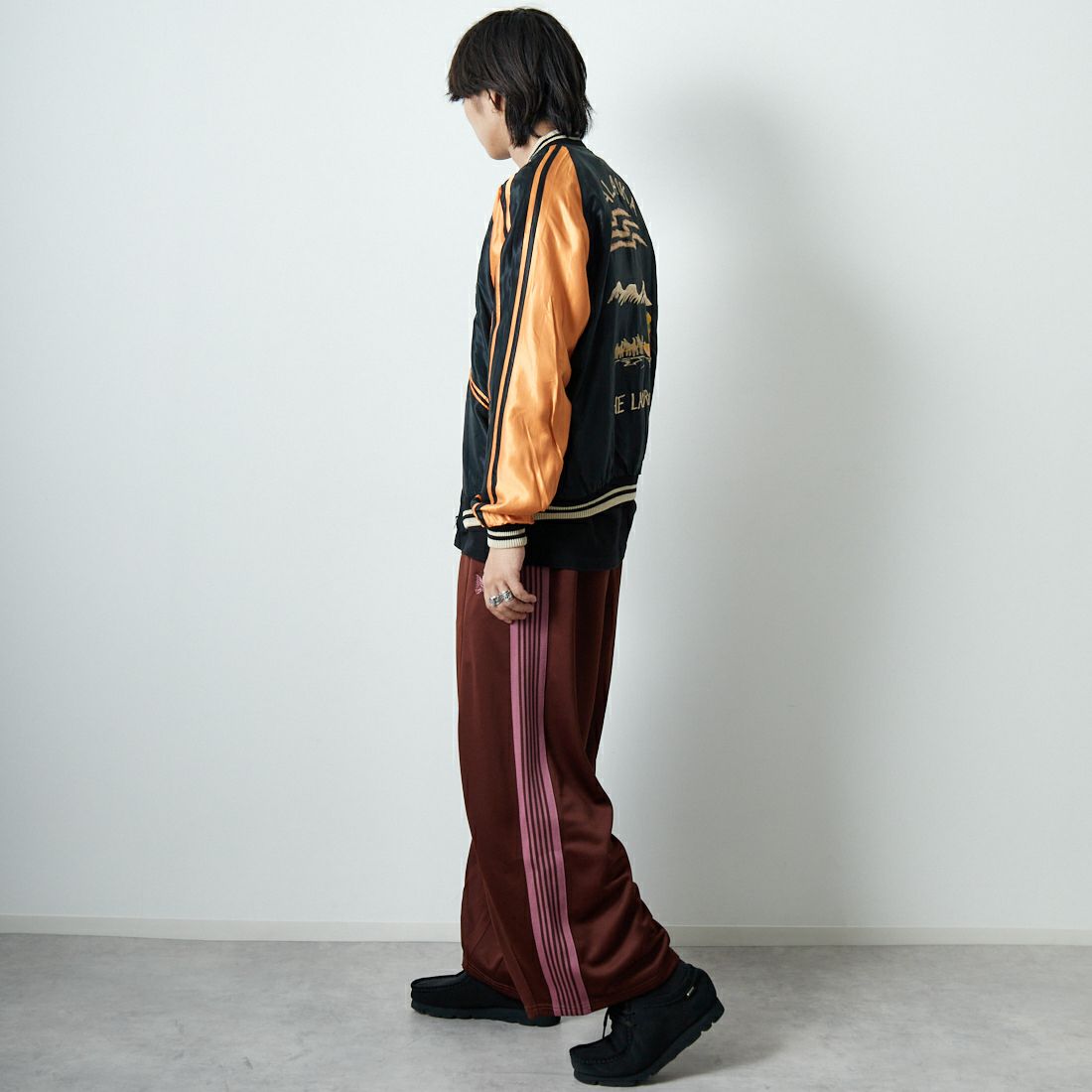 Needles [ニードルズ] ヒザデルトラックパンツ [RW320] A BROWN &&モデル身長：179cm 着用サイズ：XS&&