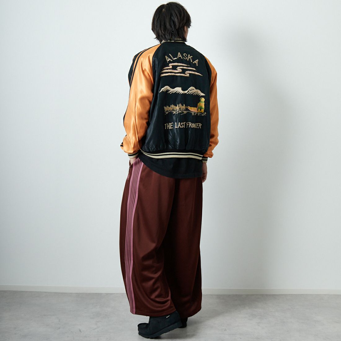 Needles [ニードルズ] ヒザデルトラックパンツ [RW320] A BROWN &&モデル身長：179cm 着用サイズ：XS&&