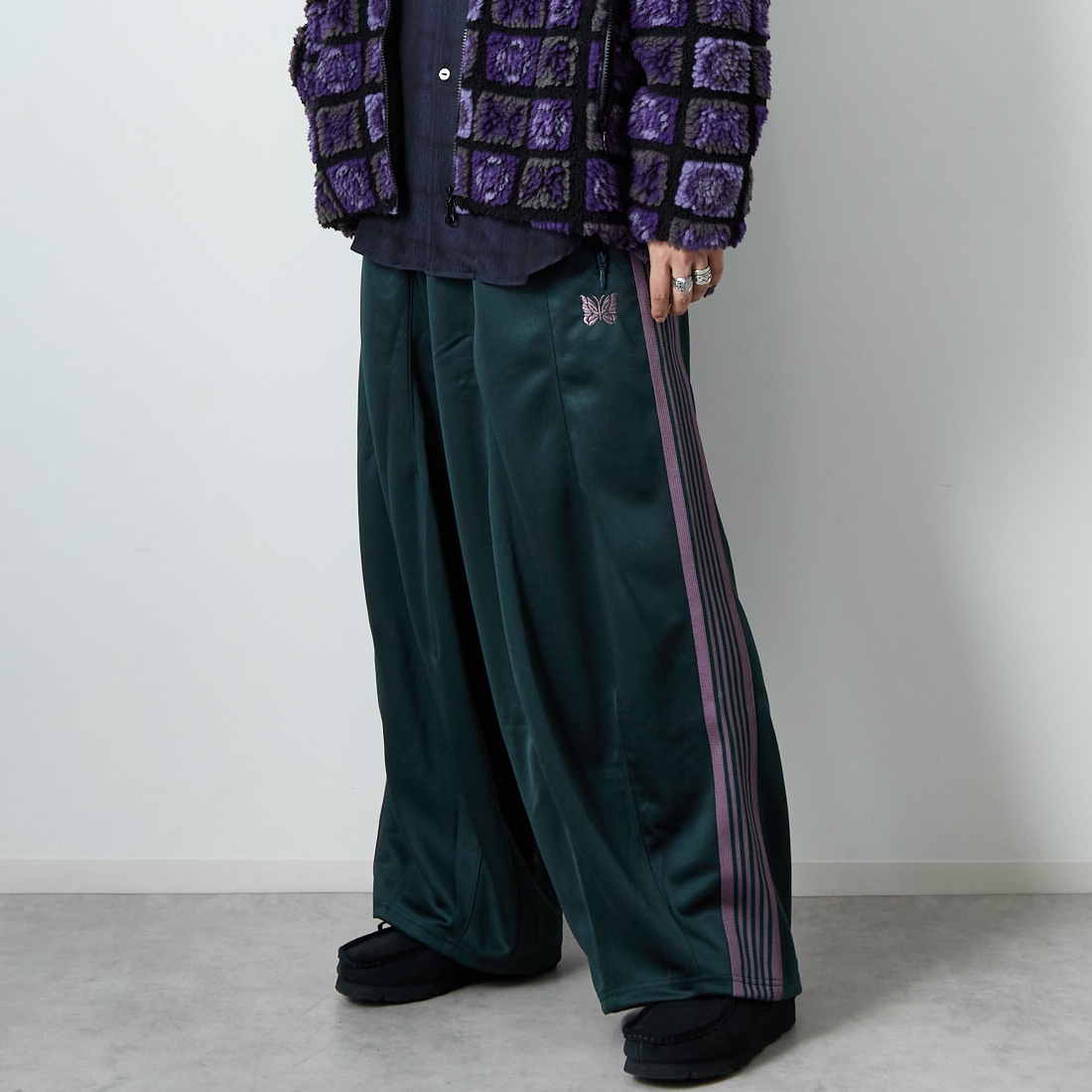 Needles [ニードルズ] ヒザデルトラックパンツ [RW320] B GREEN &&モデル身長：179cm 着用サイズ：S&&