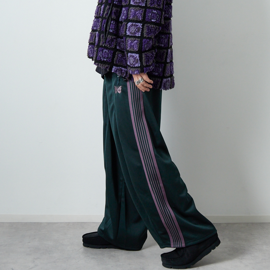 Needles [ニードルズ] ヒザデルトラックパンツ [RW320] B GREEN &&モデル身長：179cm 着用サイズ：S&&