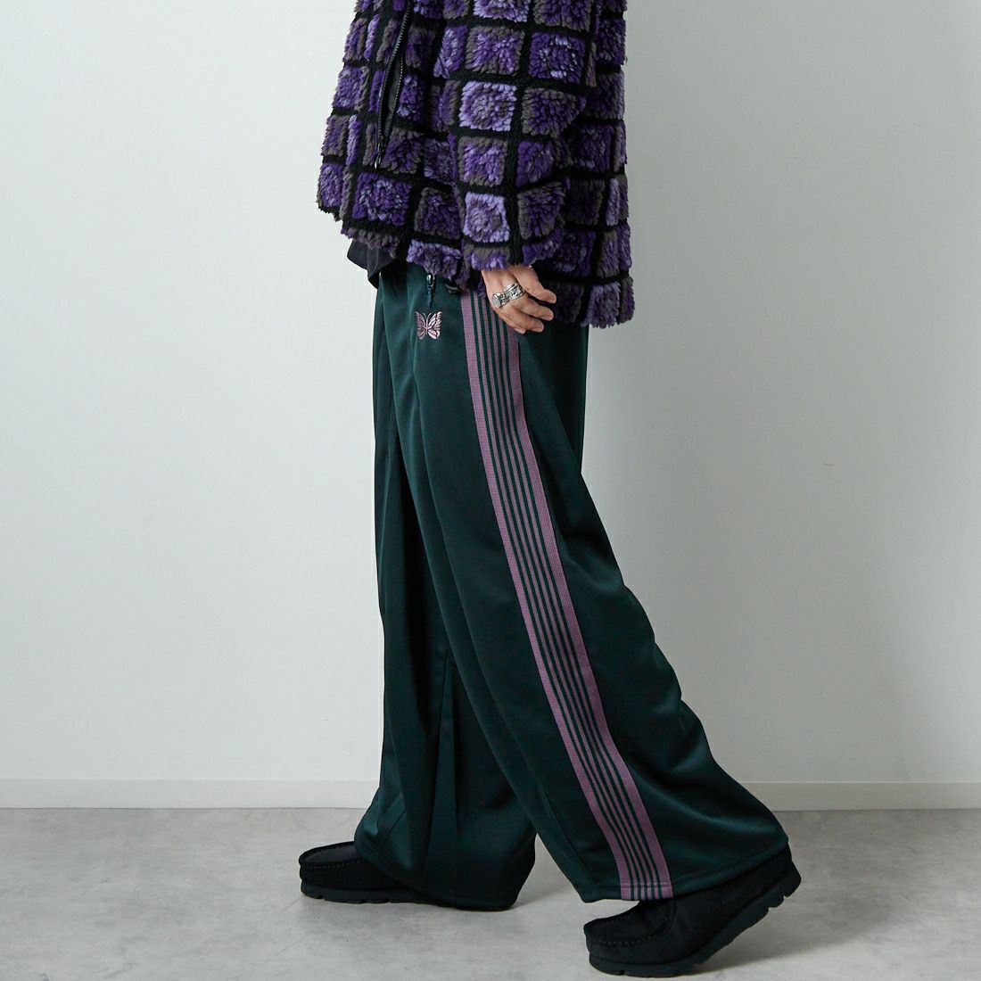 Needles [ニードルズ] ヒザデルトラックパンツ [RW320] B GREEN &&モデル身長：179cm 着用サイズ：S&&
