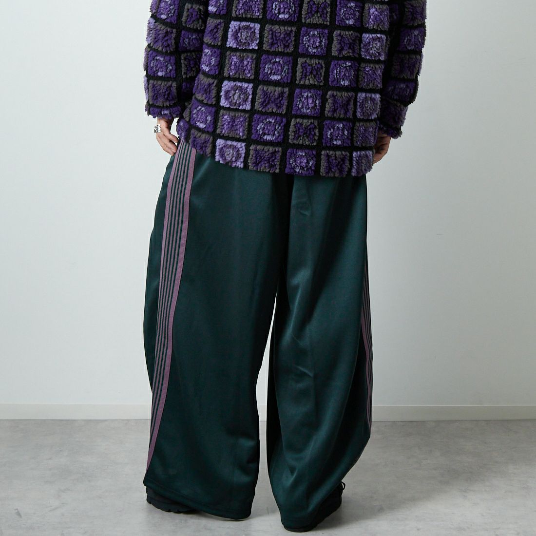 Needles [ニードルズ] ヒザデルトラックパンツ [RW320] B GREEN &&モデル身長：179cm 着用サイズ：S&&