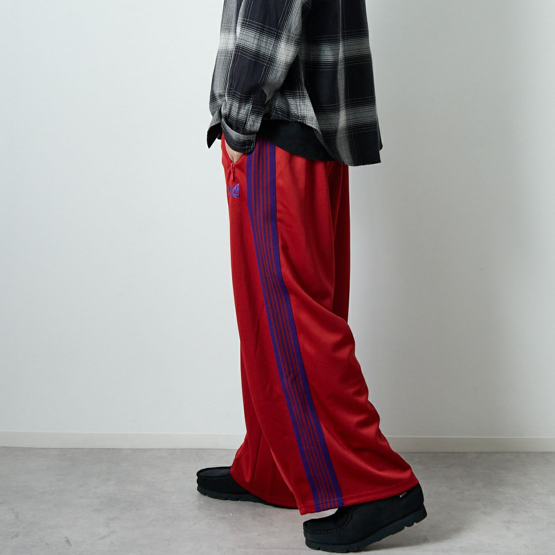 Needles [ニードルズ] ヒザデルトラックパンツ [RW320] C RED &&モデル身長：179cm 着用サイズ：XS&&
