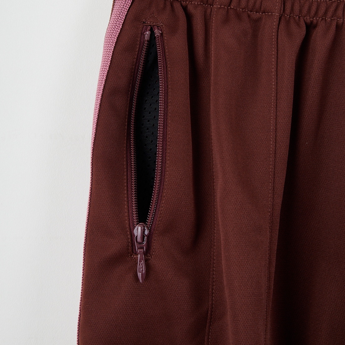 Needles [ニードルズ] ヒザデルトラックパンツ [RW320] A BROWN