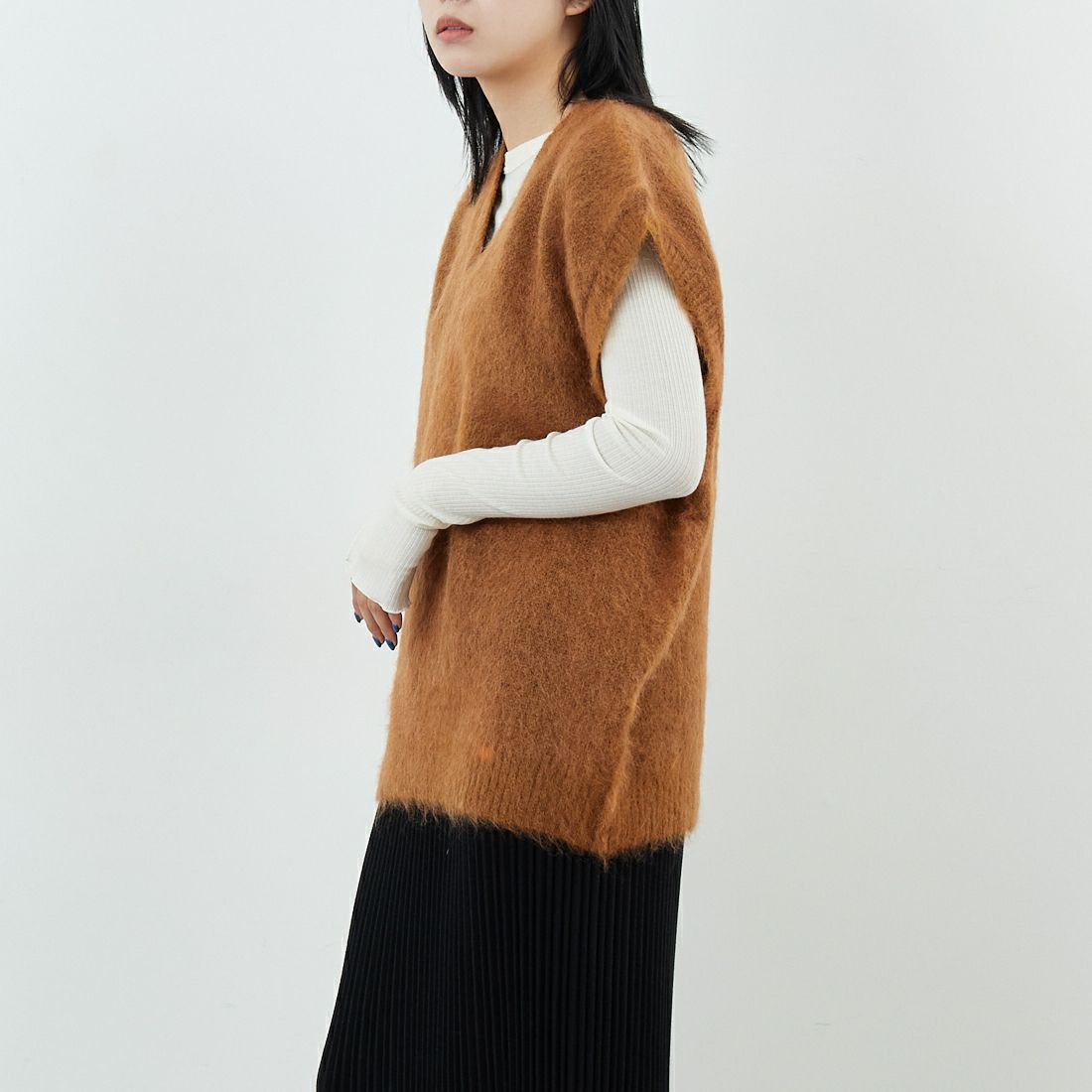 Needles [ニードルズ] モヘアニットベスト SOLID [RW359] A ORANGE &&モデル身長：167cm 着用サイズ：XS&&