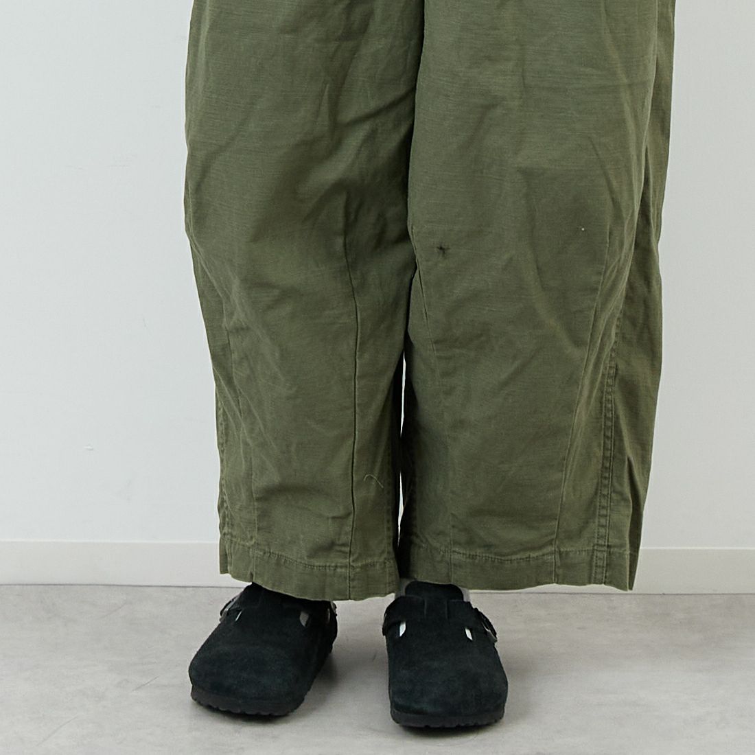 Needles [ニードルズ] ファティーグ ヒザデルパンツ [RW237] A OLIVE &&モデル身長：167cm 着用サイズ：1&&