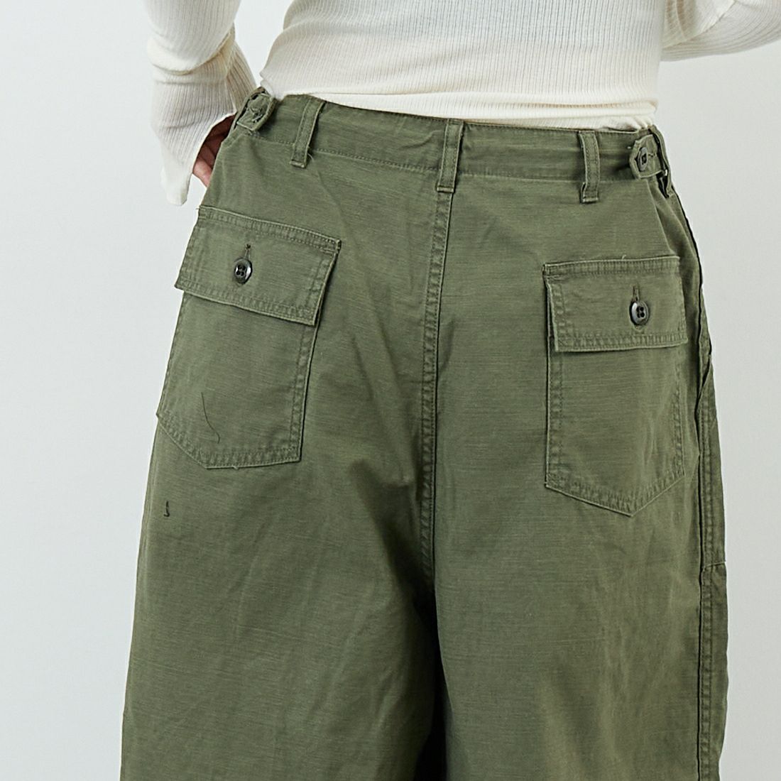 Needles [ニードルズ] ファティーグ ヒザデルパンツ [RW237] A OLIVE &&モデル身長：167cm 着用サイズ：1&&