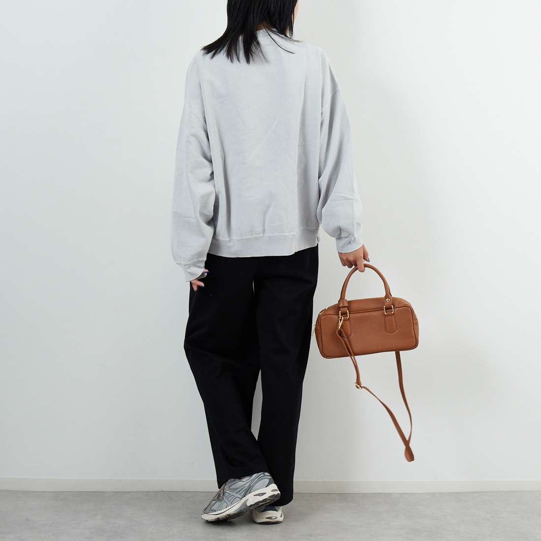REMI RELIEF [レミレリーフ] ダブルSP加工 裏毛クルースウェット [RN29373244] SAX GRAY &&モデル身長：167cm 着用サイズ：S&&