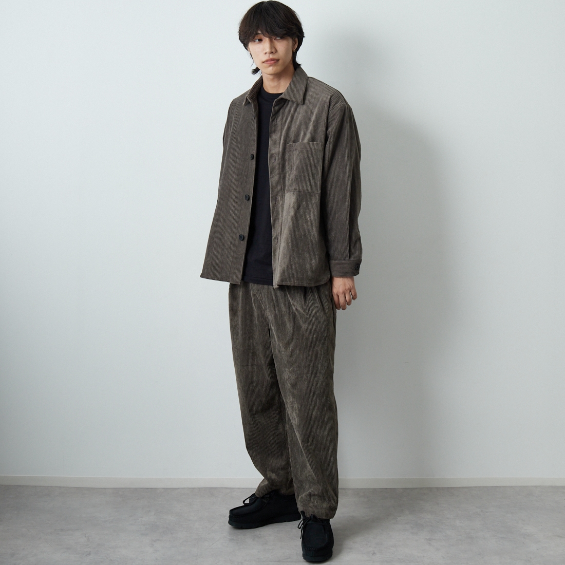 STILL BY HAND [スティルバイハンド] コーデュロイイージーパンツ [PT03253] KHK BROWN &&モデル身長：179cm 着用サイズ：46&&